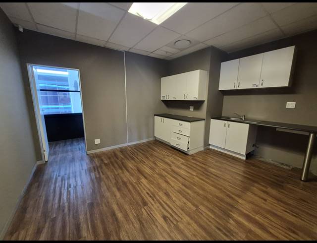 492M² OFFICE TO LET IN SANDTON CENTRAL
